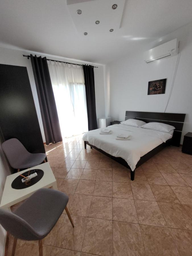 Hotel Casa Patryk à Orşova Extérieur photo
