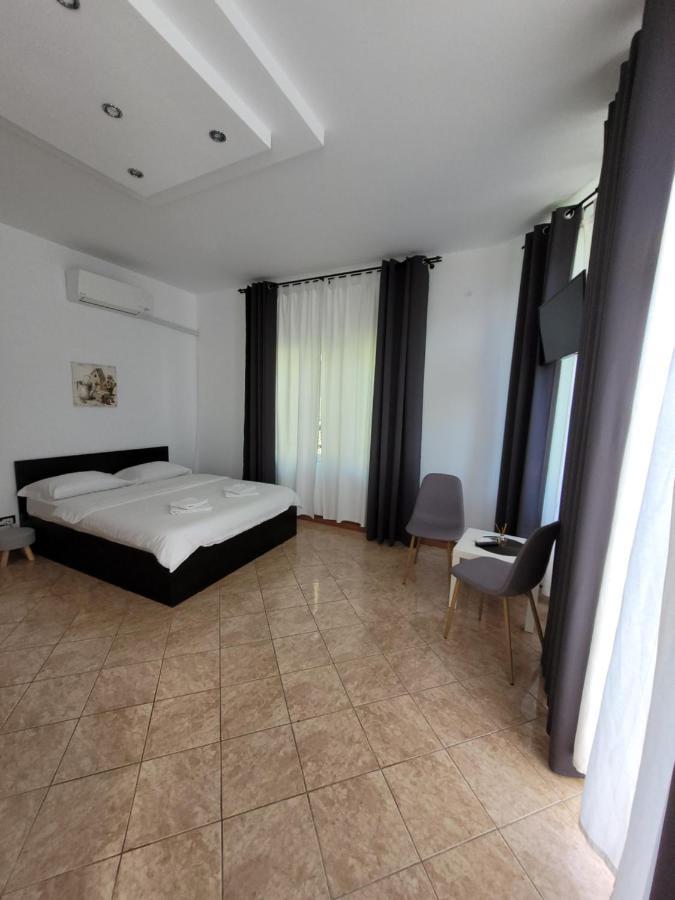 Hotel Casa Patryk à Orşova Extérieur photo