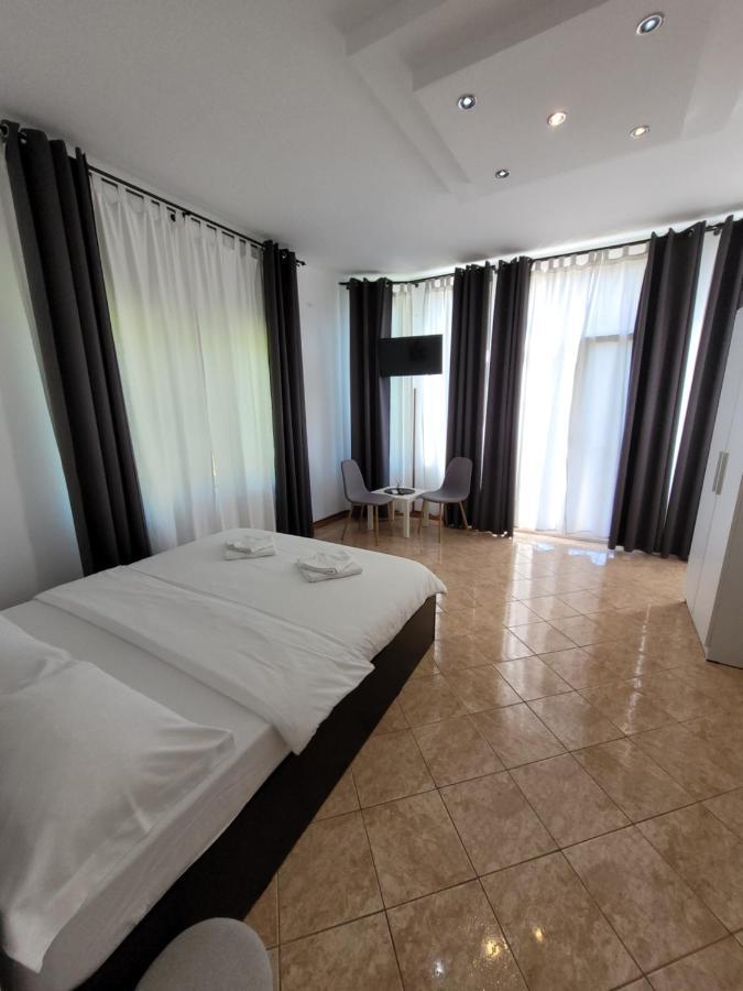 Hotel Casa Patryk à Orşova Extérieur photo